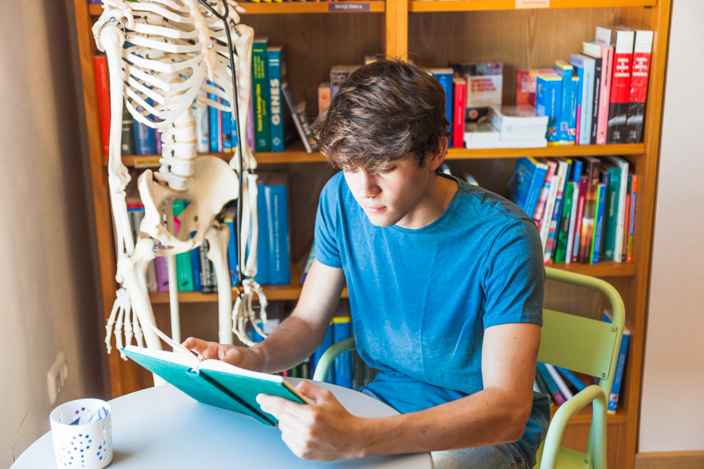 Quelles spécialités choisir au lycée pour devenir ostéopathe ?